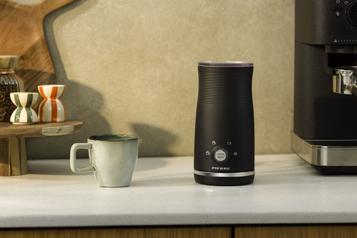 Pierre Milk Frother PMF3000 Black product in use