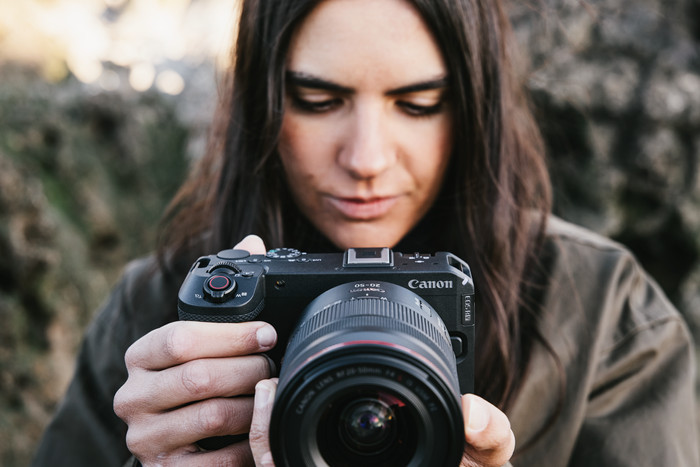 Canon EOS R6 V + RF 20-50mm f/4L IS USM PZ product in use