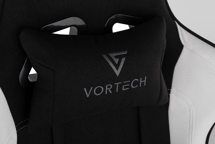 Vortech Essential Gamestoel Wit + Vortech Vloermat Zwart detail