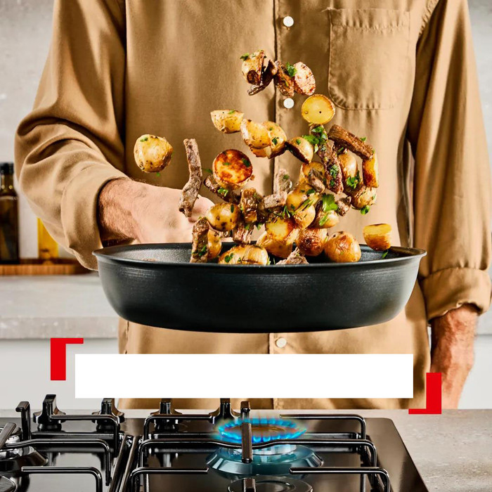 Tefal Experience Koekenpannenset 24 cm en 28 cm product in gebruik