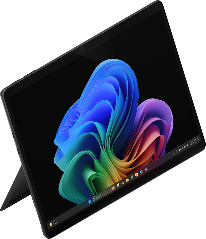 Microsoft Surface San Clemente M12 / 16GB / 1TB Black voorkant
