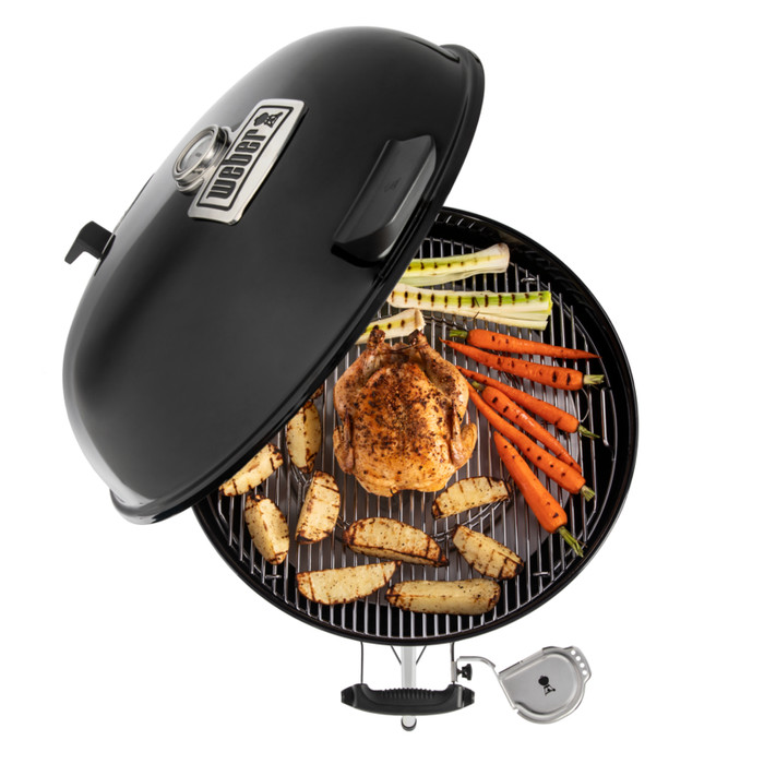 Weber Master Touch Premium E-5770 Black Complete Pack inside