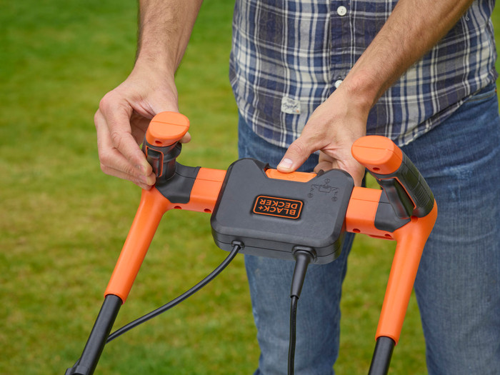 BLACK+DECKER BEMW451BH product in gebruik