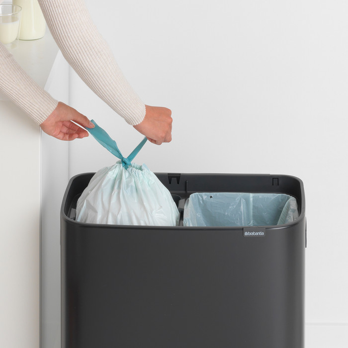 Brabantia Bo Touch Bin 2 x 30 Liter Matt Black detail