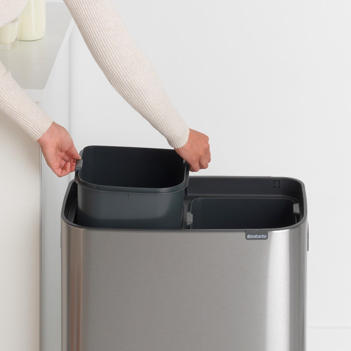 Brabantia Bo Touch Bin 2 x 30 Liter Rvs Fingerprint Proof + Vuilniszakken (120 stuks) product in gebruik