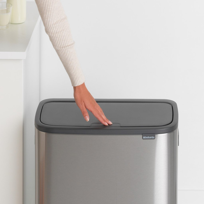 Brabantia Bo Touch Bin 2 x 30 Liter Rvs Fingerprint Proof + Vuilniszakken (120 stuks) product in gebruik