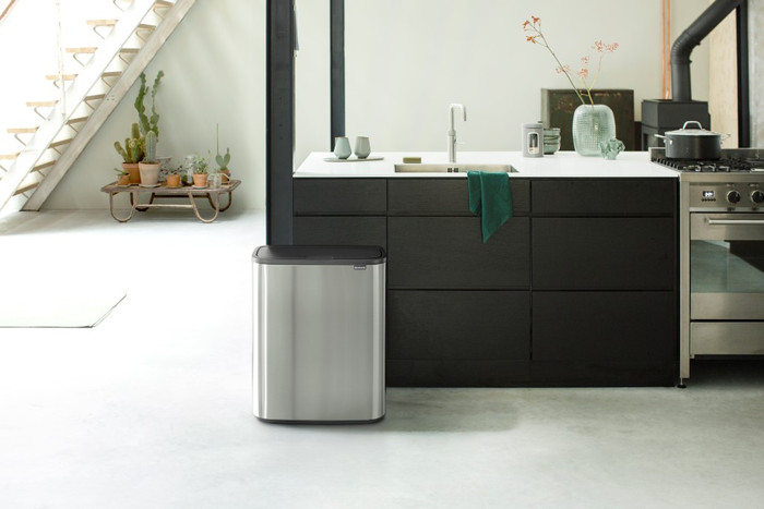 Brabantia Bo Touch Bin 2 x 30 Liter Rvs Fingerprint Proof + Vuilniszakken (120 stuks) product in gebruik