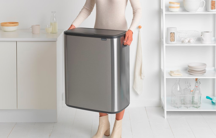 Brabantia Bo Touch Bin 2 x 30 Liter Rvs Fingerprint Proof + Vuilniszakken (120 stuks) product in gebruik