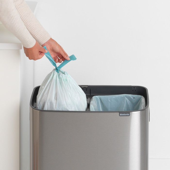 Brabantia Bo Touch Bin 2 x 30 Liter Rvs Fingerprint Proof + Vuilniszakken (120 stuks) product in gebruik