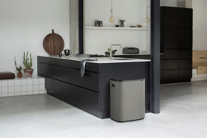 Brabantia Bo Touch Bin 2 x 30 Litres Mineral Concrete Grey produit à l'usage