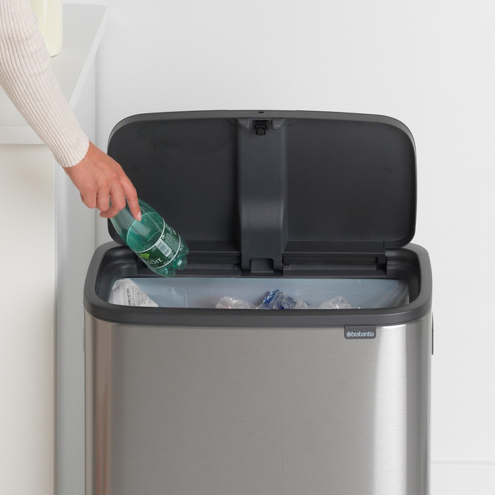 Brabantia Bo Touch Bin 60 Liter Rvs Fingerprint Proof product in gebruik