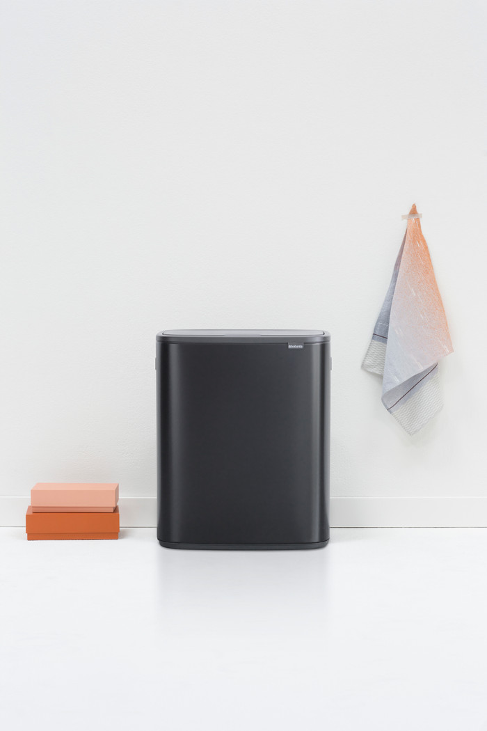 Brabantia Bo Touch Bin 2 x 30 Liter Matt Black product in gebruik