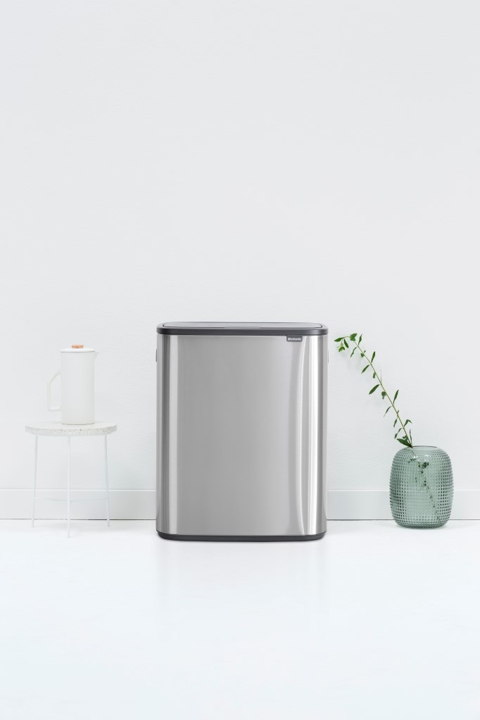 Brabantia Bo Touch Bin 2 x 30 Liter Rvs Fingerprint Proof + Vuilniszakken (120 stuks) product in gebruik