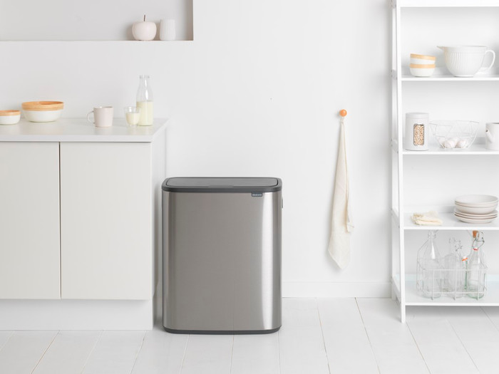 Brabantia Bo Touch Bin 2 x 30 Liter Rvs Fingerprint Proof + Vuilniszakken (120 stuks) product in gebruik