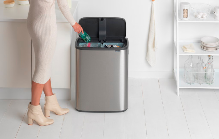 Brabantia Bo Touch Bin 2 x 30 Liter Rvs Fingerprint Proof + Vuilniszakken (120 stuks) product in gebruik