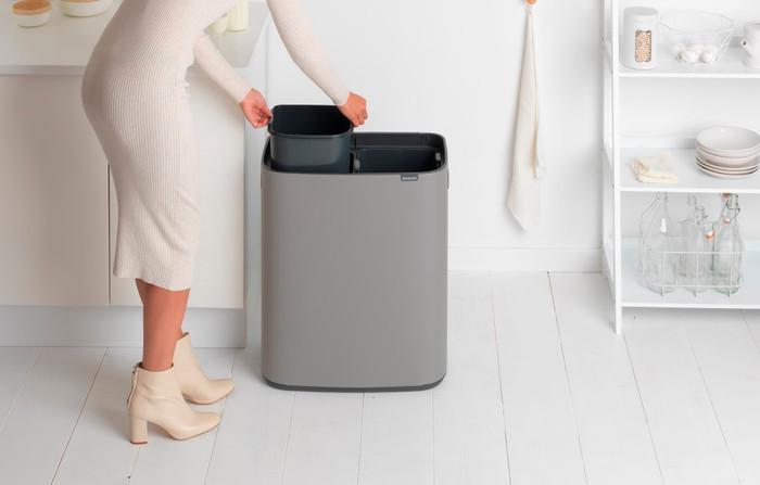 Brabantia Bo Touch Bin 2 x 30 Litres Mineral Concrete Grey produit à l'usage