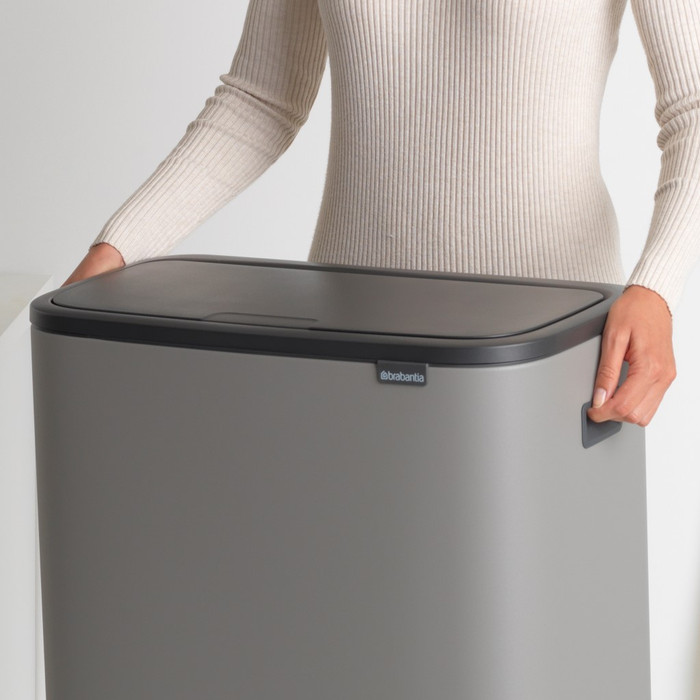 Brabantia Bo Touch Bin 2 x 30 Litres Mineral Concrete Grey produit à l'usage