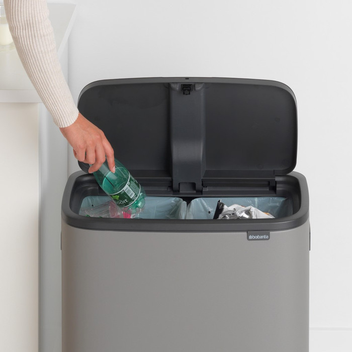 Brabantia Bo Touch Bin 2 x 30 Litres Mineral Concrete Grey produit à l'usage