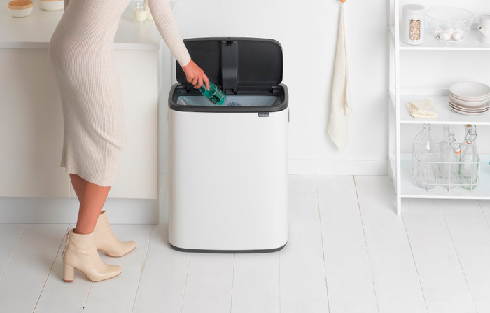 Brabantia Bo Touch Bin 60 Liter White product in gebruik