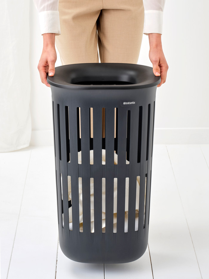 Brabantia Collect-It Wasmand 55 liter - Set van 2 -  Zwart product in gebruik