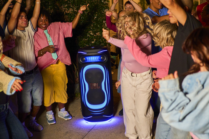JBL Partybox Ultimate 2 product in gebruik
