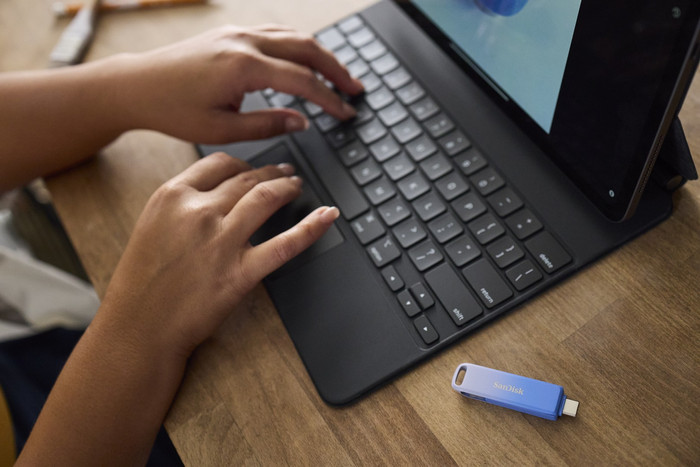 SANDISK Creator Phone Drive 128GB product in gebruik