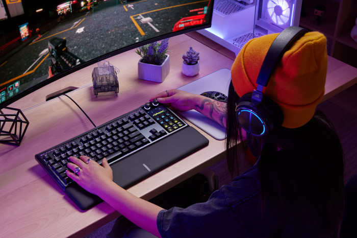 Corsair GALLEON 100 SD Gaming Toetsenbord Qwerty product in gebruik