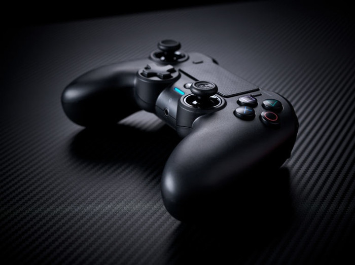 Nacon Wireless Official Controller Black PS4 product in gebruik