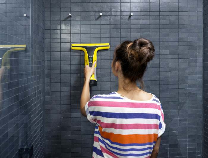 Karcher WV 6 Plus product in use