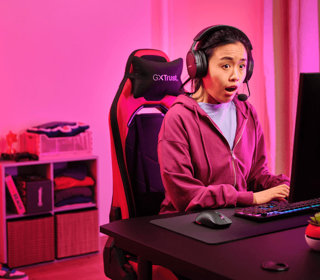 Trust GXT 926 Redex II Draadloze Gaming Muis product in gebruik