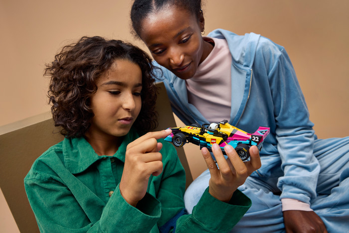 LEGO Speed Champions F1 ACADEMY racewagen 77258 product in gebruik