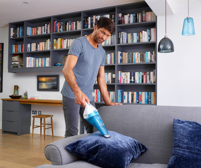 BLACK+DECKER Nat/Droog WDC115WA-QW product in gebruik
