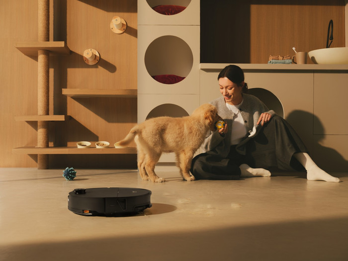Roborock Saros 20 Sonic Complete Black product in gebruik