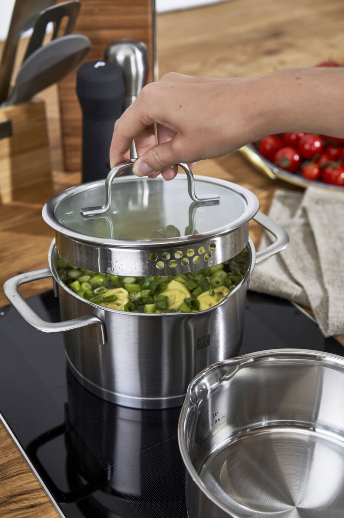 Demeyere Zwilling TrueFlow pannenset product in gebruik
