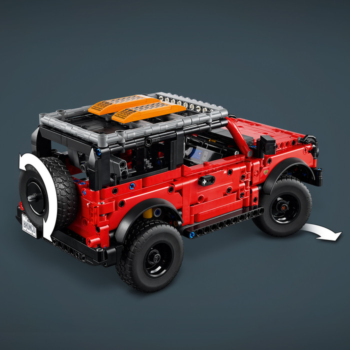 LEGO Technic Ford Bronco 42213 detail