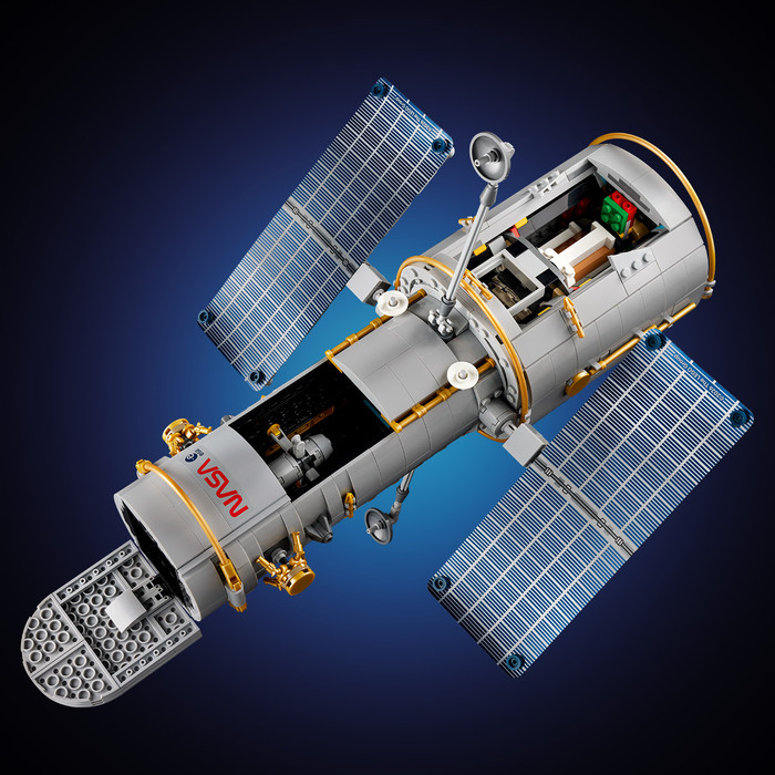 LEGO Icons Ruimtetelescoop Hubble 11382 detail