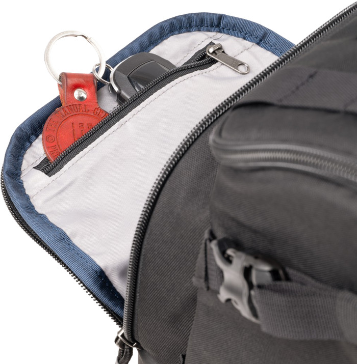 Think Tank DarkLight Backpack 14L Zwart detail