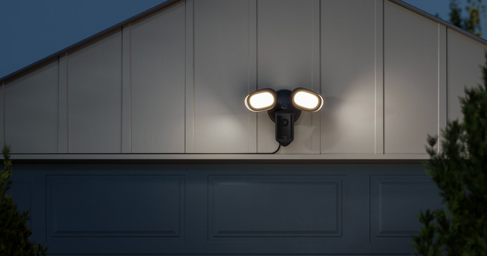 Ring Floodlight Camera Wired Pro 2e Generatie Zwart product in gebruik