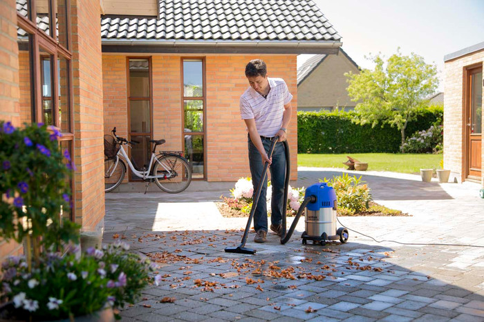 Nilfisk Buddy II 18 Inox product in gebruik