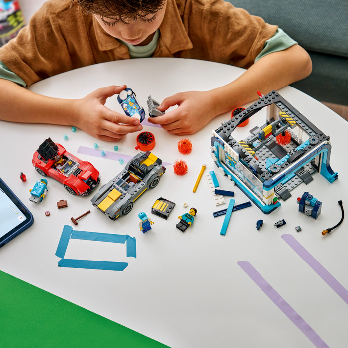 LEGO City Drive-Through Car Wash 60497 product in use