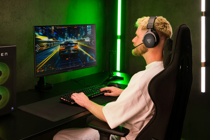 Vortech Pro 27 inches Quad HD product in use