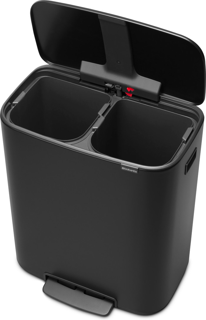 Brabantia Bo Pedal Bin 2 x 30 Liter Matt Black + Vuilniszakken (120 stuks) detail