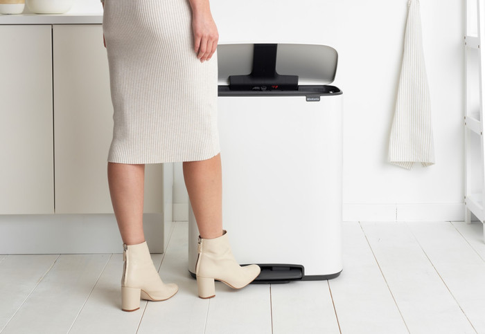 Brabantia Bo Pedal Bin 2 x 30 Liter White product in gebruik