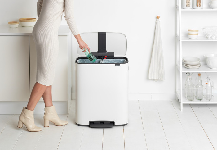 Brabantia Bo Pedal Bin 2 x 30 Liter White product in gebruik