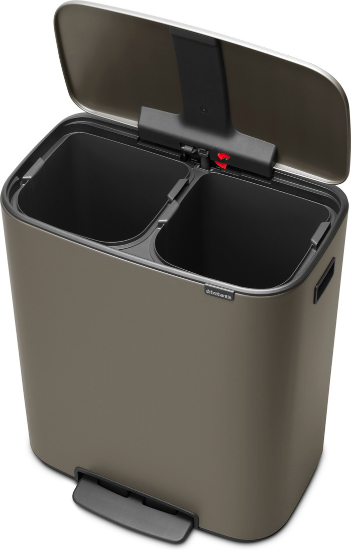 Brabantia Bo Pedal Bin 2 x 30 Liter Platinum + Vuilniszakken (120 stuks) detail