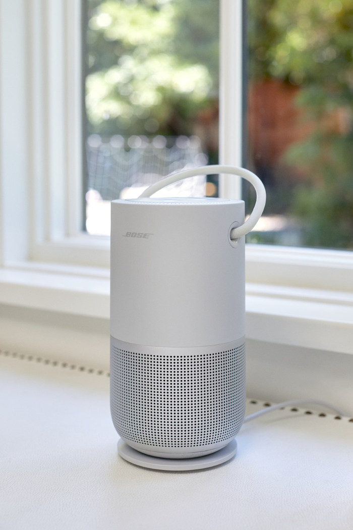 Bose Portable Home Speaker Zilver product in gebruik