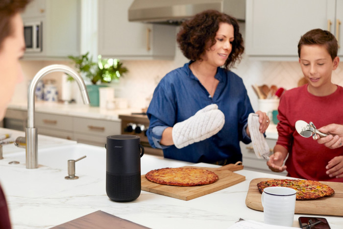 Bose Portable Home Speaker Zwart product in gebruik