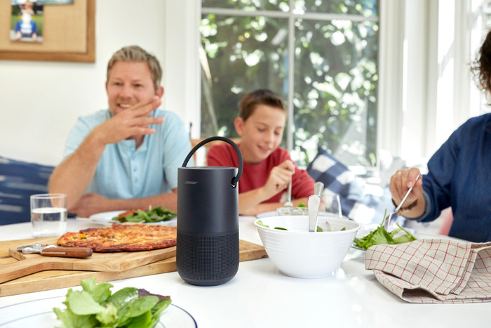 Bose Portable Home Speaker Zwart product in gebruik