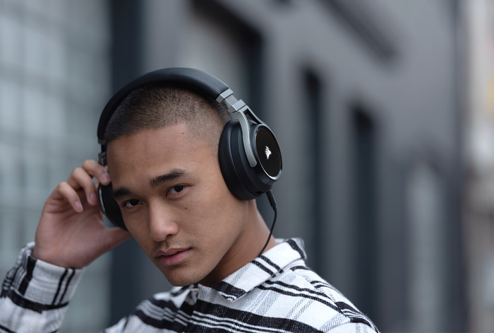 Corsair Virtuoso RGB Wireless Gaming Headset Carbon product in use