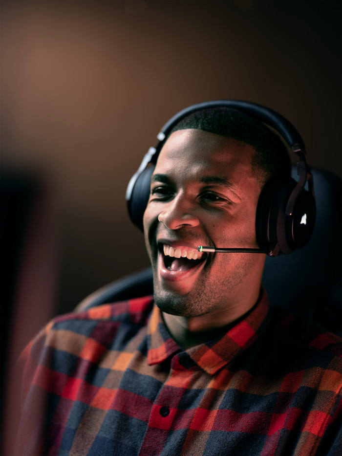 Corsair Virtuoso RGB Wireless Gaming Headset Carbon product in use